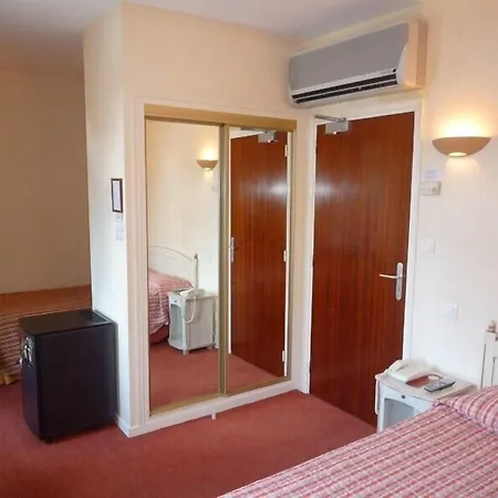 Hotel La Garoupe-gardiole 3*